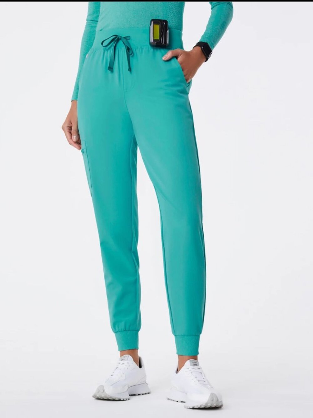 Figs Oasis High Waisted Zamora - Petite Jogger Scrub Pant | XS Petite